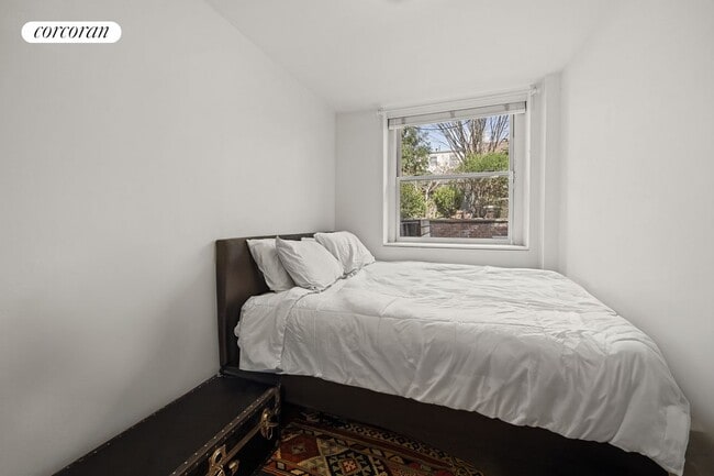 Photo - 57 Middagh St