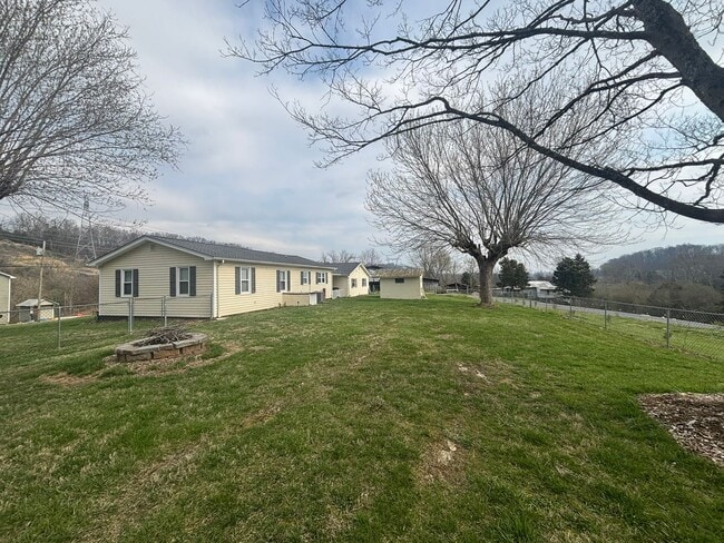Building Photo - Fully Furnished 3BR Retreat Near Boone Lake – Flexible Lease Terms (3–12 Months)