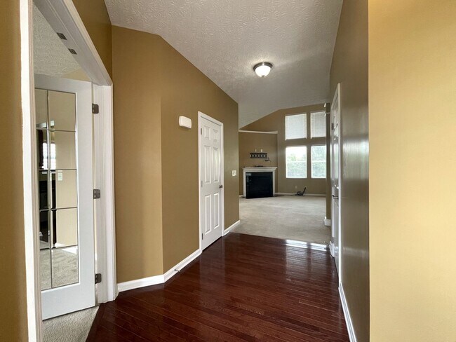 Photo - 6127 Janes Way
