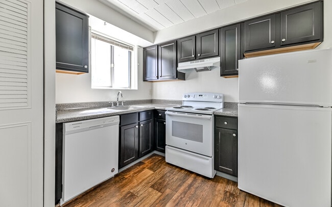 Photo - Hillcrest Apartments