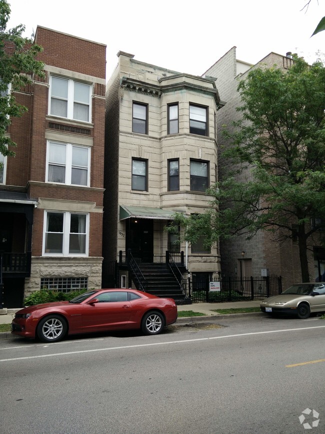 Building Photo - 1037 N Damen Ave Unit Second Floor Rental