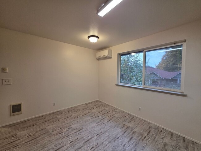 Photo - 00136/00137 Unit 00136