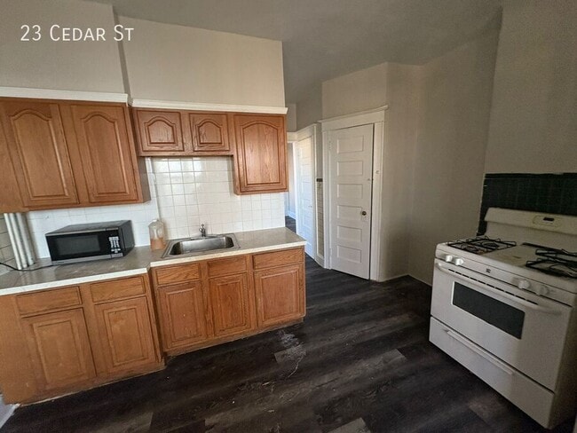 Photo - 23 Cedar St
