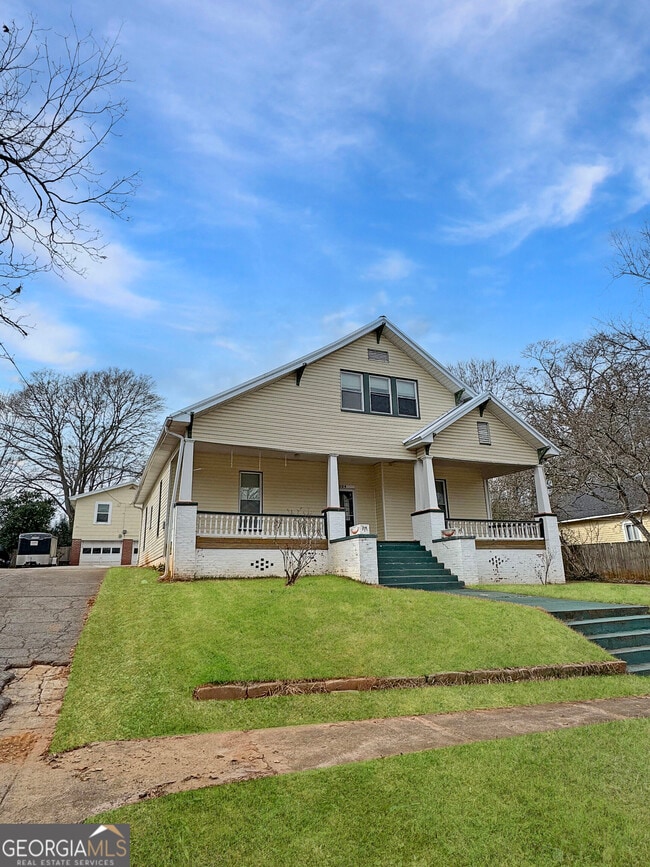 Photo - 304 Boulevard