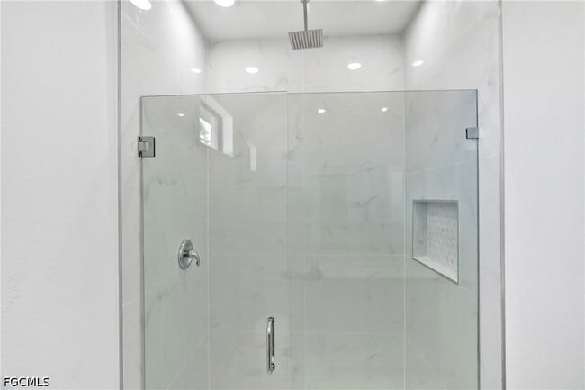 Photo - 1142 Edelweiss St E