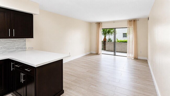 Photo - 6904 N Kendall Dr Unit F305