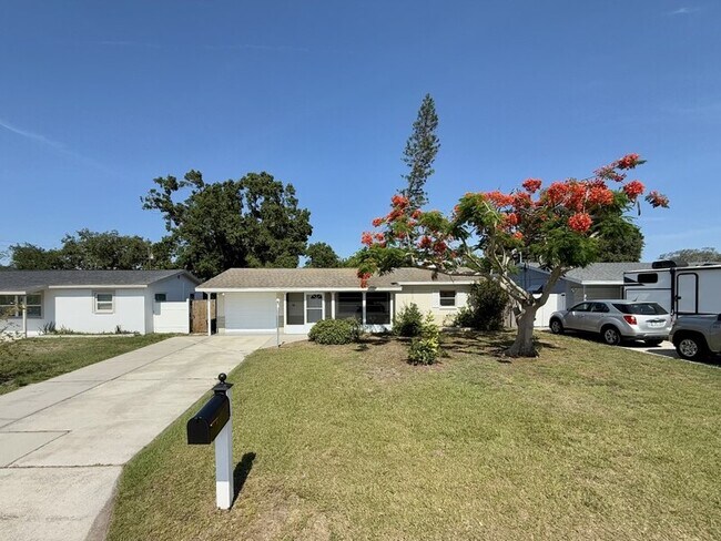 Photo - 5333 63rd St N