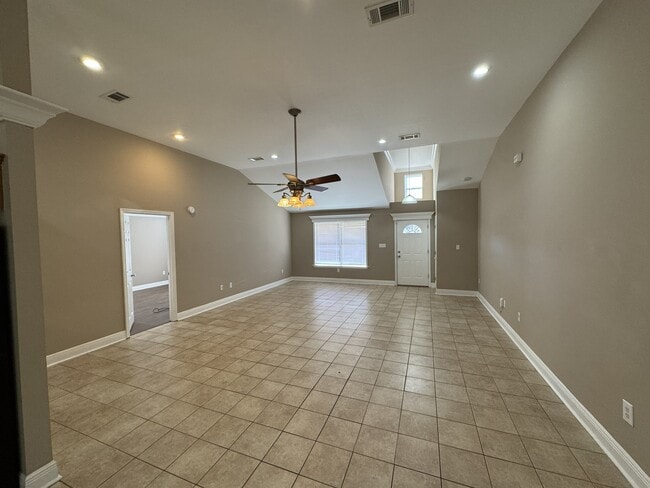 Photo - 214 Hibiscus St