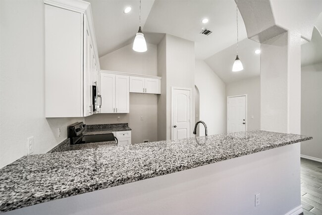 Photo - 16943 W Juneau St