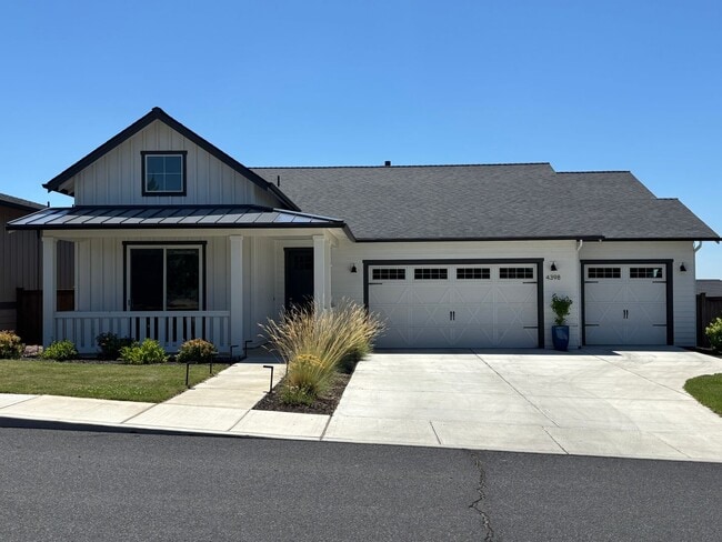 Modern Home with Beautiful Mountain Views ... - Modern Home with Beautiful Mountain Views ...