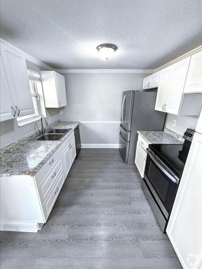 Building Photo - 2839 Kiowa Ave Rental
