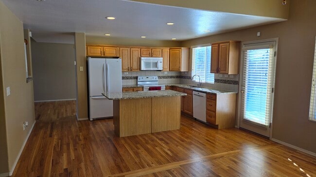 Photo - 4142 Heathmoor Dr