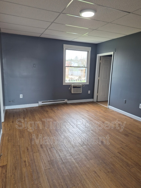 Photo - 66 W Church St