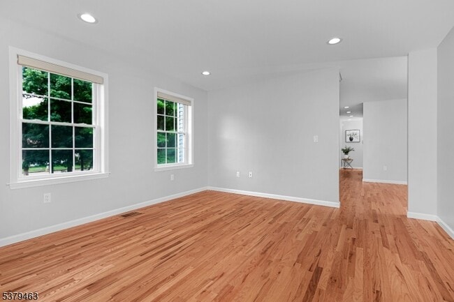 Photo - 24 Lawnwood Ave