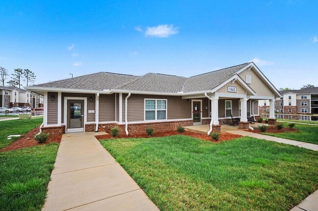 Photo - Rutherford Crossing