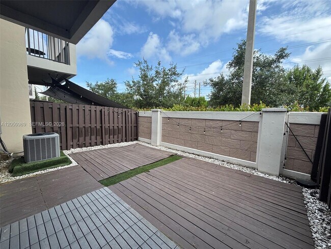 Photo - 10445 NW 61 Ln.