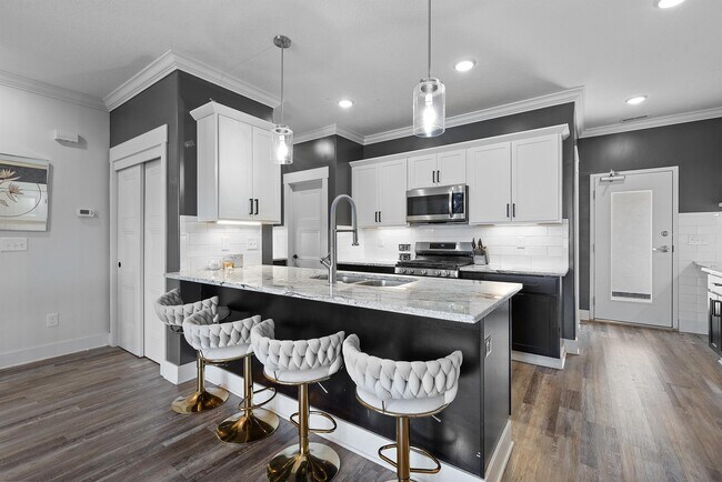 Photo - 1436 Indianola Ave