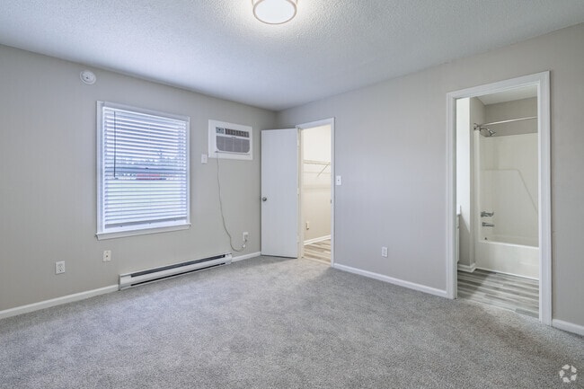 1BR, 1BA-630 SF Gold Bedroom - 27 North Apartments