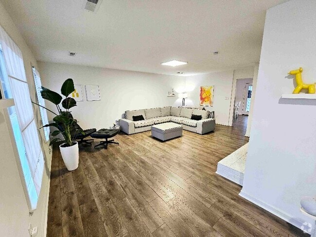 Building Photo - 6918 Steeplechase Dr NW Rental