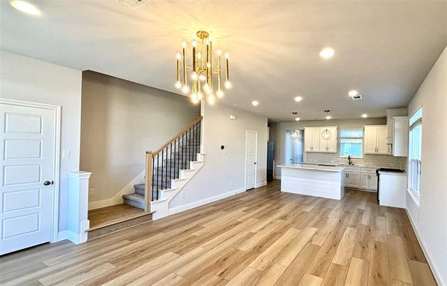 Photo - 402 Sunset Ln