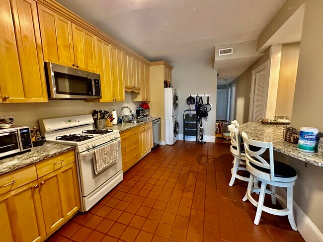 Building Photo - 5 Sachem St Unit 2