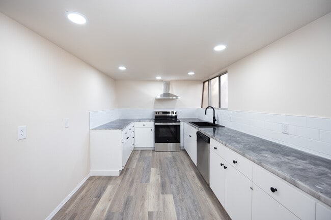 Photo - 109 N 10th St