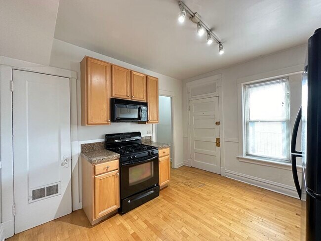 Photo - 3449 W Schubert Ave Unit 2