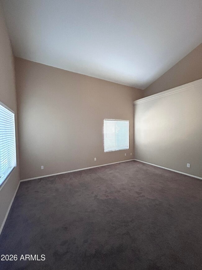 3174 W Carlos Ln