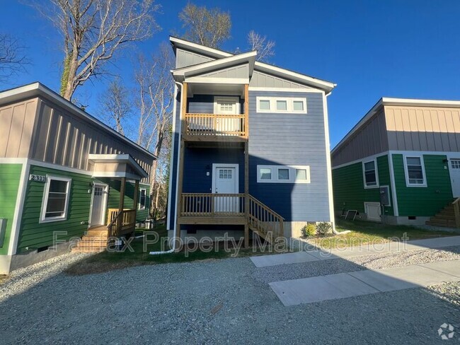 Building Photo - 2311 Owen St Unit Apt. B