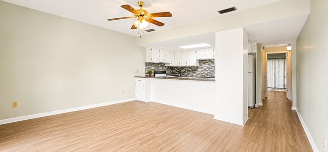 Photo - 711 Springer Dr