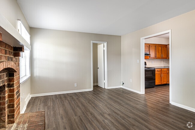 2BR, 1.5BA Townhome - 890SF Livingroom