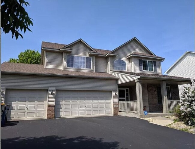Building Photo - Spacious 4bed 3.5bath Single Family Home i...