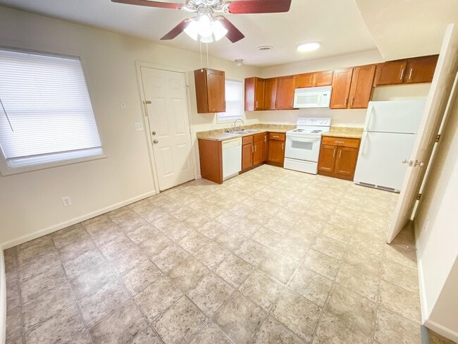 Dining Room & Kitchen