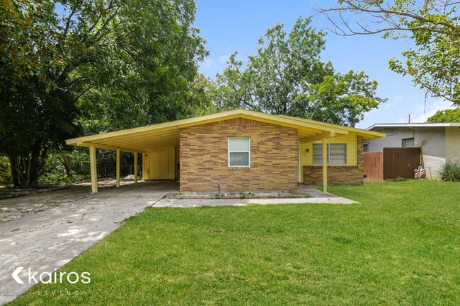 Photo - 2106 Skylark Dr