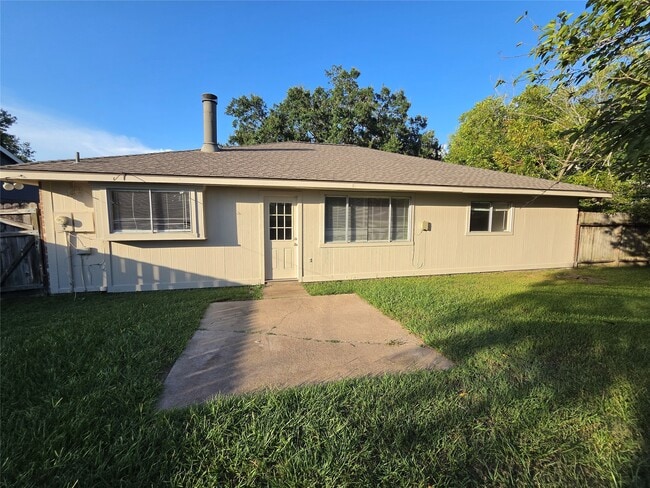 Building Photo - 19315 Spanish Needle Dr