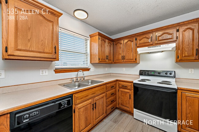 Photo - 535 Allen Ct