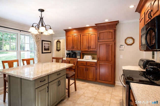 Photo - 123 Interlaken Rd