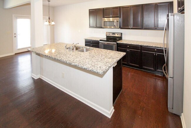 Photo - 1415 Brookmere Way