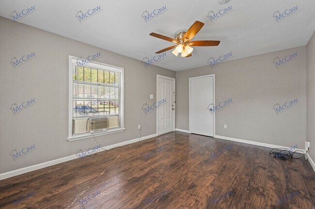 Photo - Cute 1/1 Duplex in Dallas!