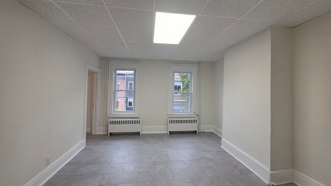 Building Photo - 204 3rd St Unit 4