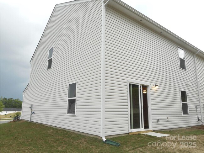 Photo - 3421 Ellingford Rd