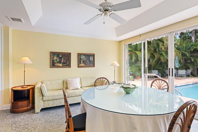 Photo - 353 Seaspray Ave