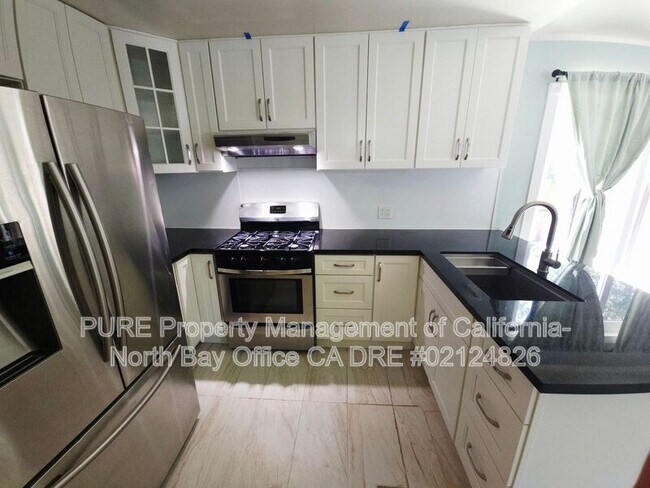 Photo - 927 N Oak St