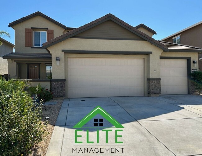 Building Photo - Charming and Spacious Home in Desirable El...