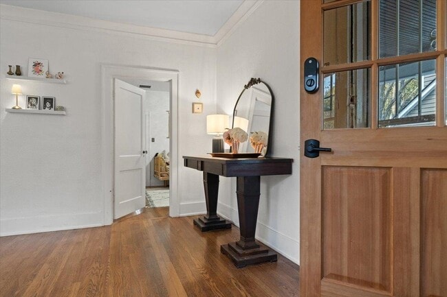 Photo - 401 Alexander St