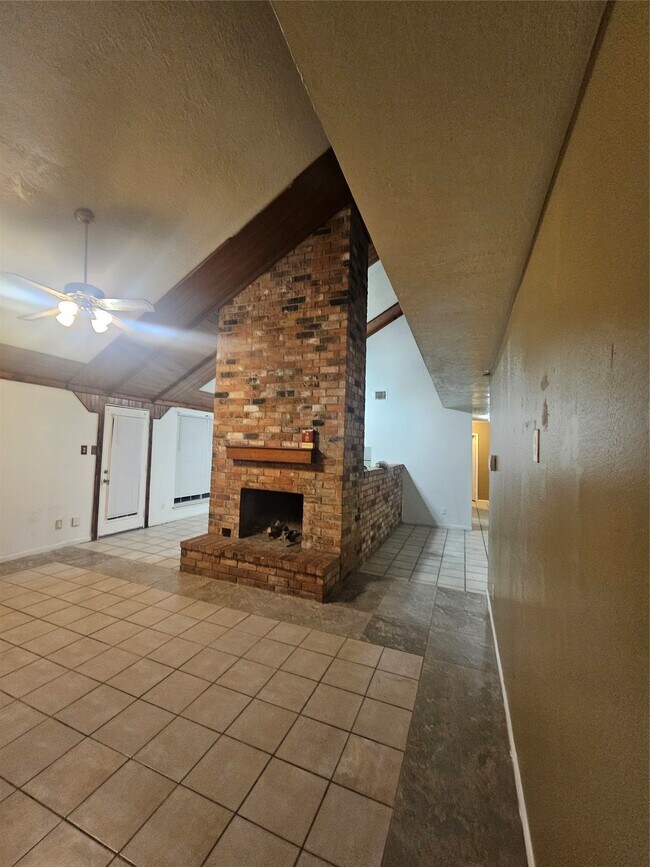 Photo - 4011 Alshire Dr