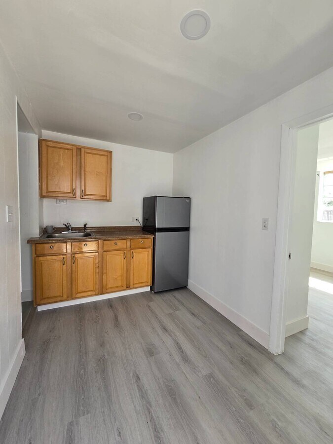 Photo - 3325 E 3rd Ave