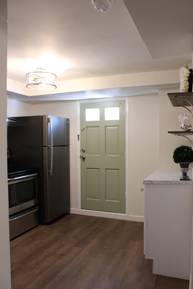 Kitchen - 425 S Loudoun St Apartments Unit C