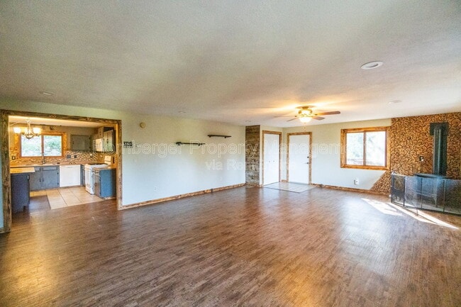 Photo - 1407 W Spring Ln