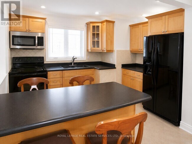 Photo - 132 Elmwood Rd